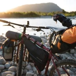 Blackburn Outpost Frame Bag Medium -Buitensport Winkel 277690 05 d 557344