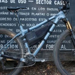 Blackburn Outpost Frame Bag Medium -Buitensport Winkel 277690 07 d 557346