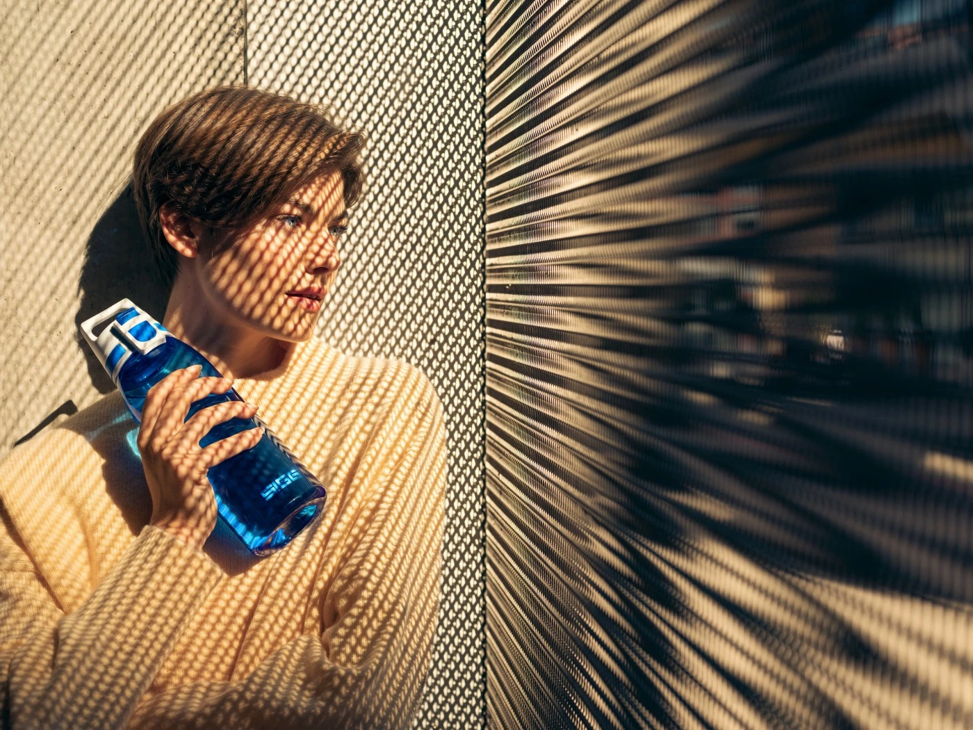 SIGG Total Color Water Bottle - Drinkfles - 1 L - Berry 2 SIGG Total Color Water Bottle - Drinkfles - 1 L - Berry - Afbeelding 2