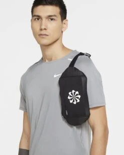 Nike Challenger Waist Pack - Large - Black/black/black/silver 015 -Buitensport Winkel challenger running fanny pack large fwhs4z 947272 947886