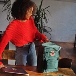 FJÄLLRÄVEN Fjällräven Kånken Laptop 17" Rugzak - Cobalt Blue -Buitensport Winkel fjaellraeven kanken 17 laptop rucksack 2 1328526