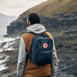 FJÄLLRÄVEN Fjällräven Kånken Laptop 17" Rugzak - Cobalt Blue -Buitensport Winkel fjaellraeven kanken 17 laptop rucksack 9 1328519