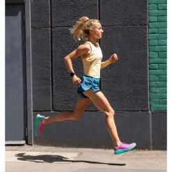 Hoka Rincon 3 Hardloopschoenen Dames - Eggnog / Rose Gold -Buitensport Winkel hoka rincon 3 running shoes women2 1570294 1