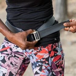 Nathan Sports Adjustable-Fit Zipster Training Belt - Hibiscus / Blue Me Away -Buitensport Winkel nathan sports adjustable fit zipster training belt hibiscus blue me away 1 1215024