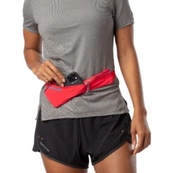 Nathan Sports Mirage Pack Plus Hardloopriem - Hibiscus / Blue Me Away 12 Nathan Sports Mirage Pack Plus Hardloopriem - Hibiscus / Blue Me Away -Buitensport Winkel nathan sports mirage pack plus running belt hibiscus blue me away 3 1532112