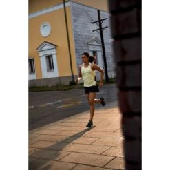 On Running On Cloudstratus Women Running Shoe - Black -Buitensport Winkel on cloudstratus women running shoe black 9 1105440