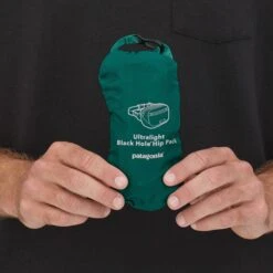 Patagonia Ultralight Black Hole Mini 1L Riemtas - Patchwork: Belay Blue -Buitensport Winkel patagonia ultralight black hole mini 1l hip pack patchwork obsidian plum 6 1549561